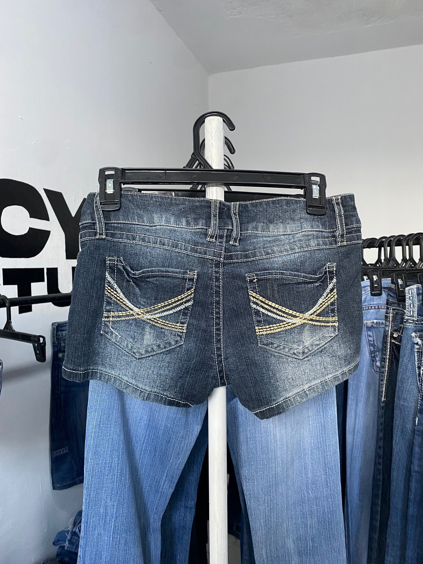 Mudd Shorts W27/28 H36