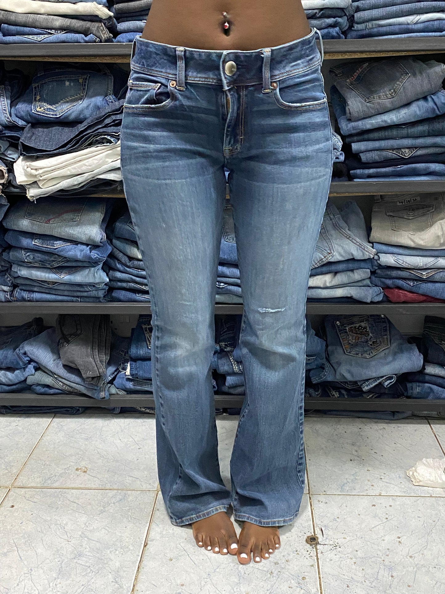 AMERICAN EAGLE W28 H38 L38