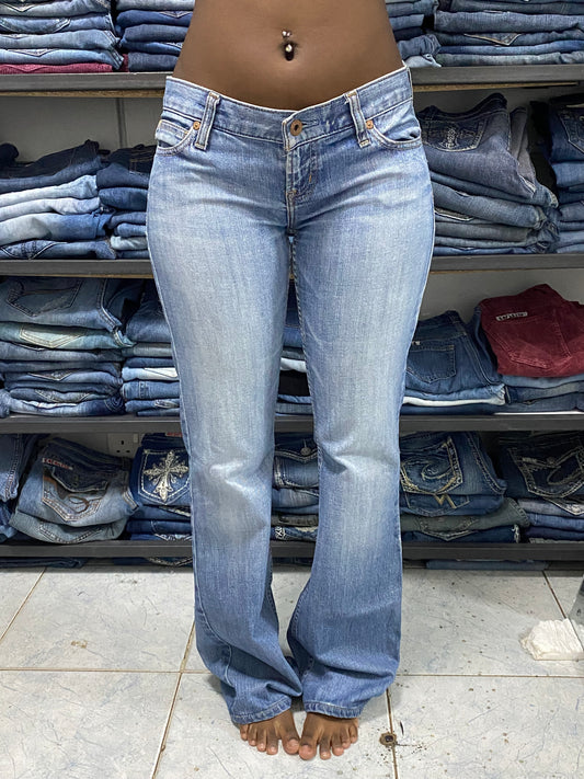 Guess W30 H40 L40