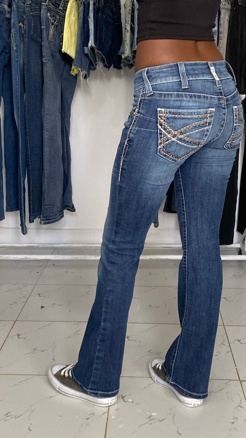 Ariat real W26 H38 L39