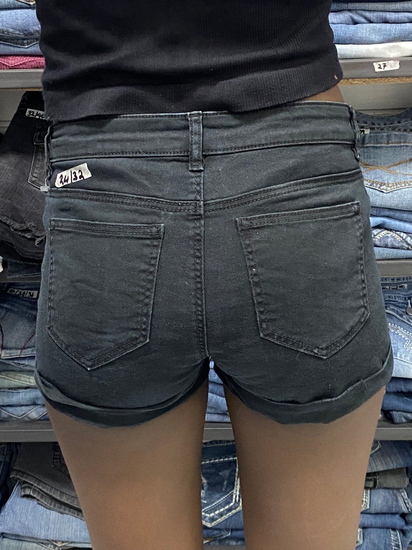 H&M W24 H32