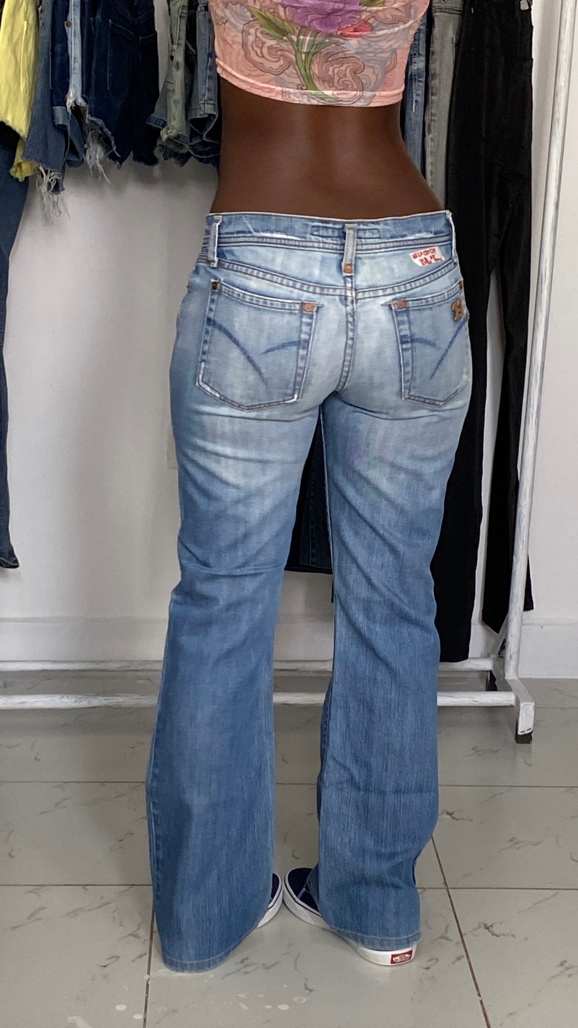 Joe’s W30 H 38 L 39