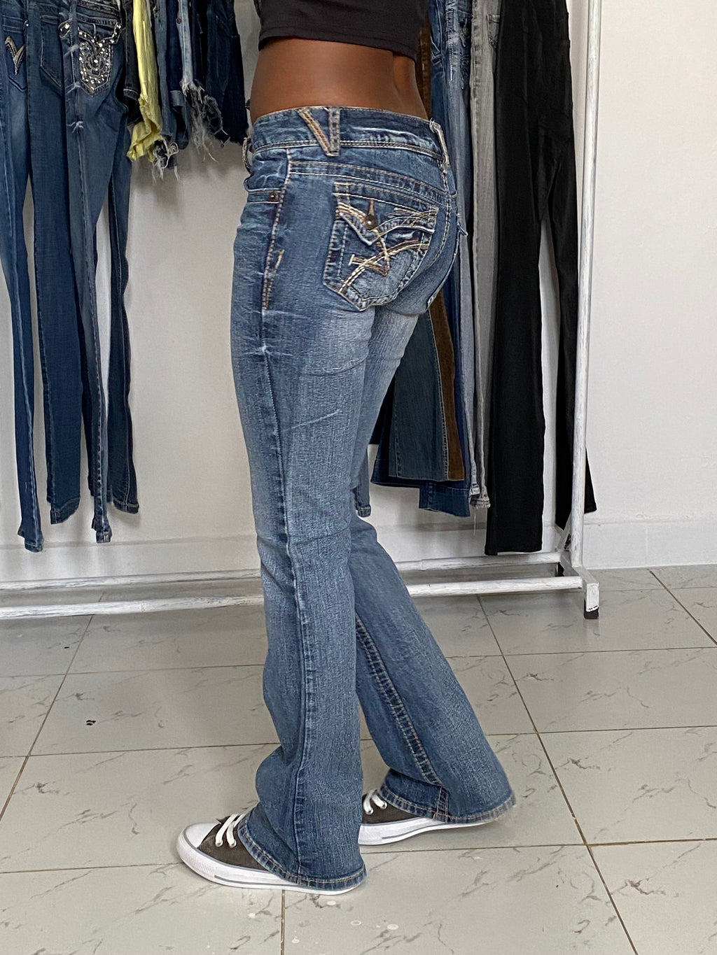 Amethyst Jeans W 27 H 32  L 40