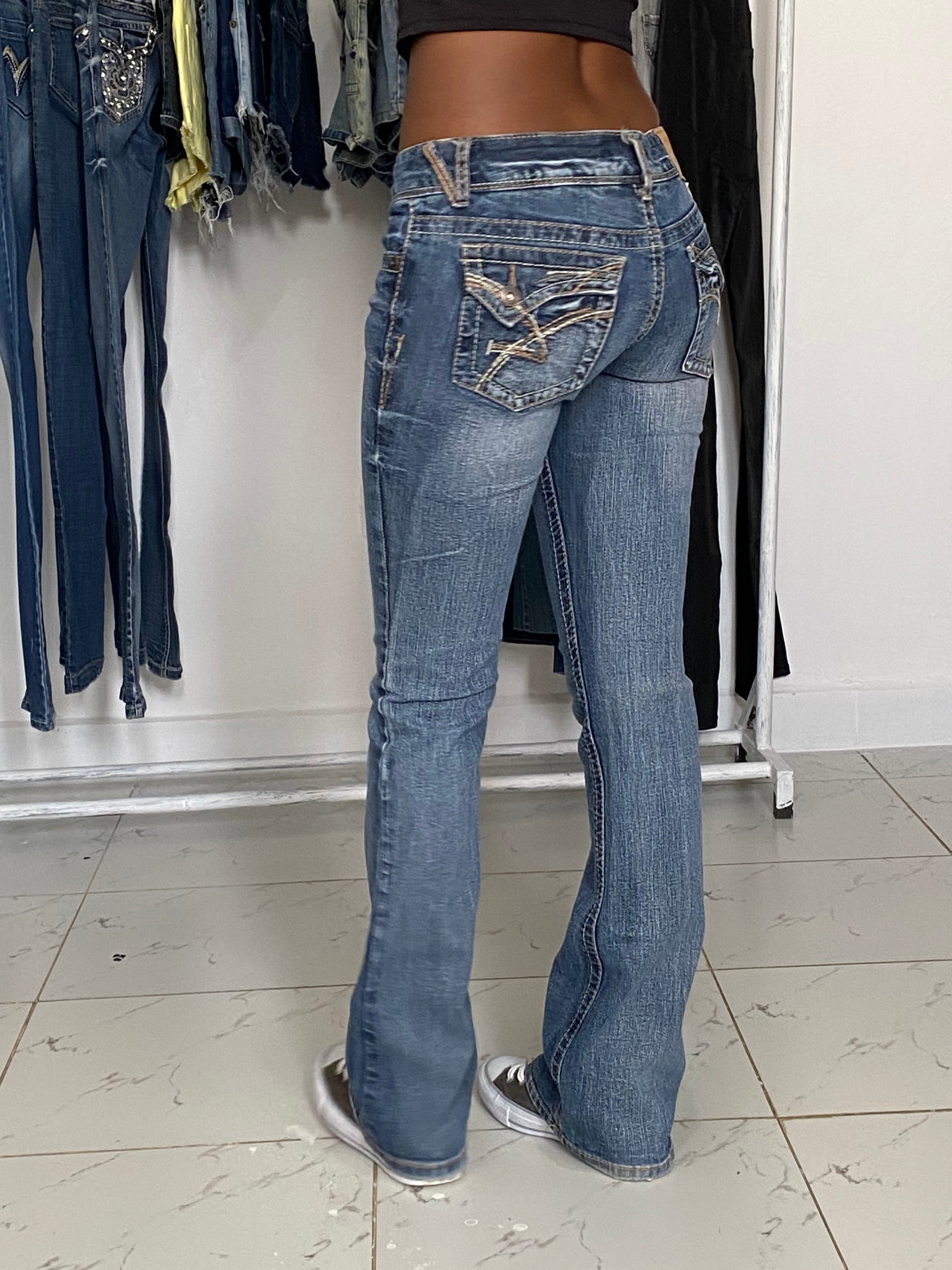 Amethyst Jeans W 27 H 32  L 40