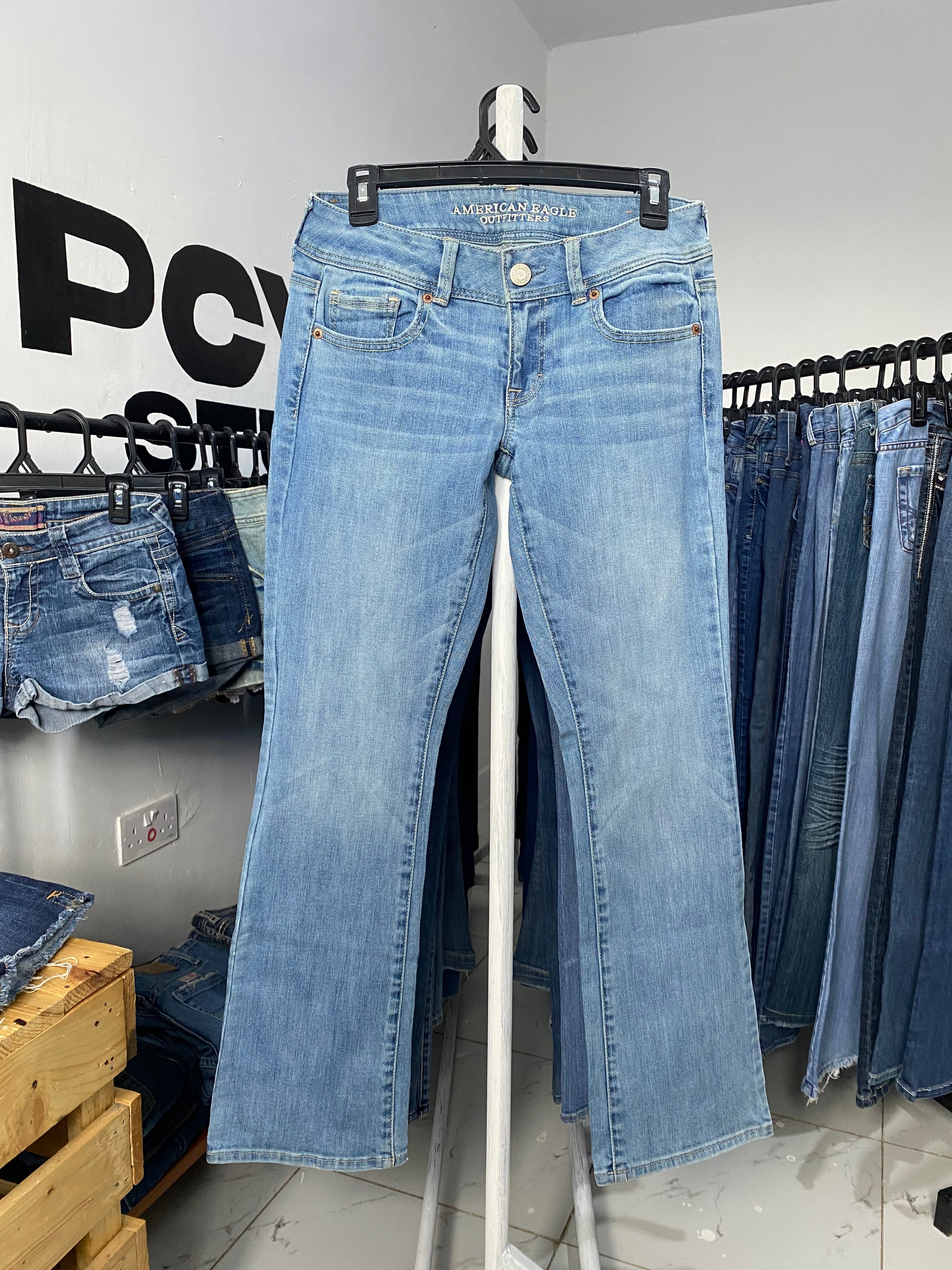 AMERICAN EAGLE W28 H36 L38