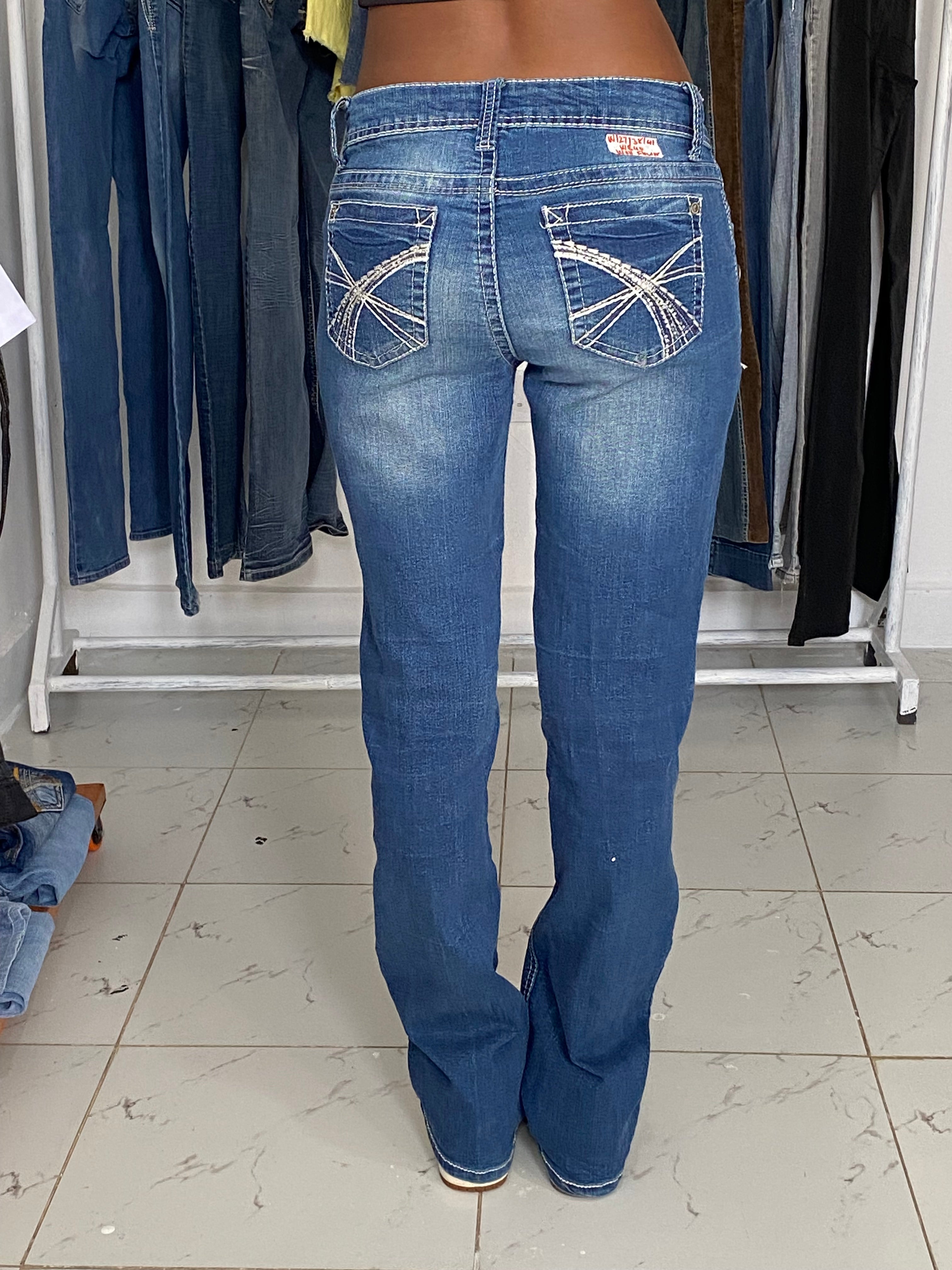 Wall Flower W28 H38 L41