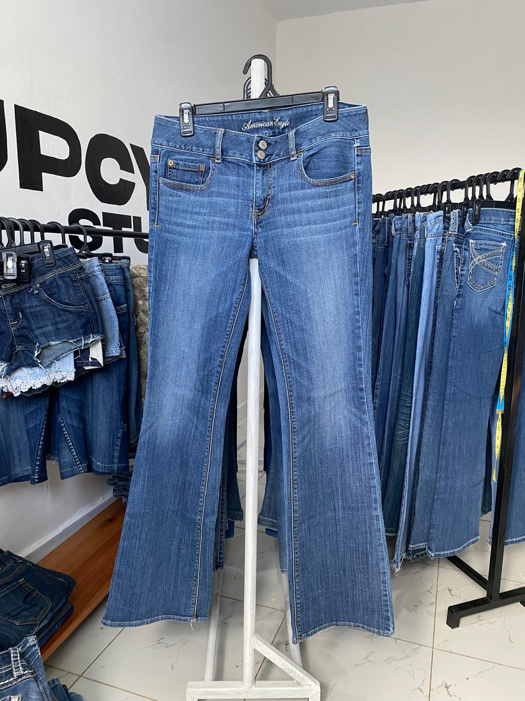 AMERICAN  W30 H38 L42