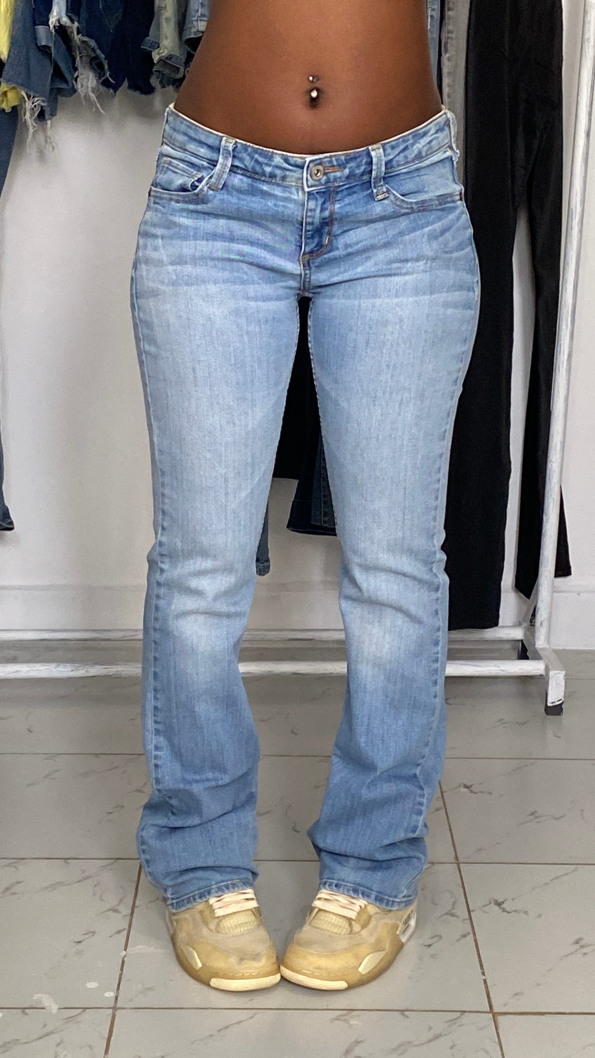 Arizona W30 H 36 L 40