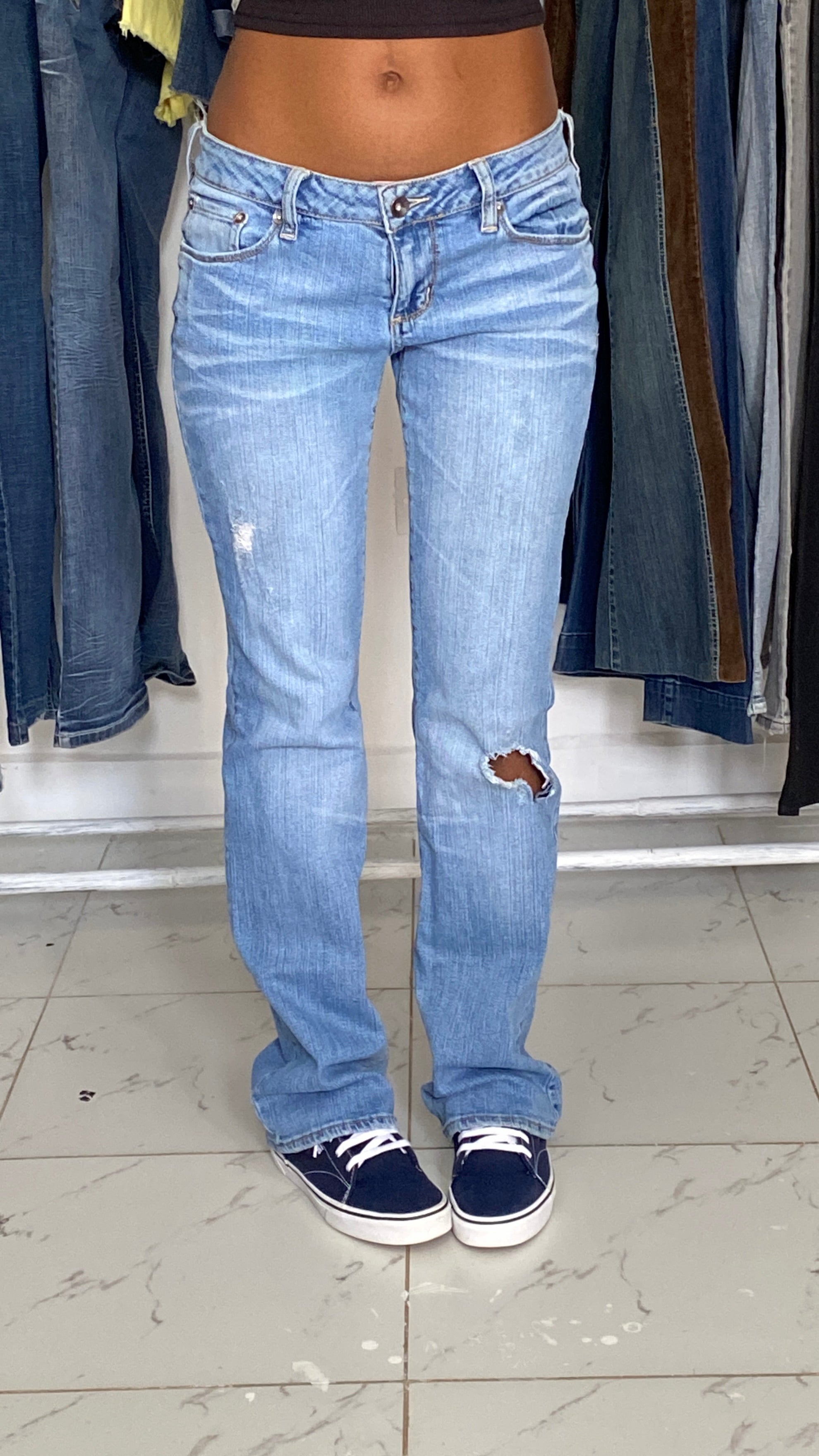 Bull Head  W28 H36 L40