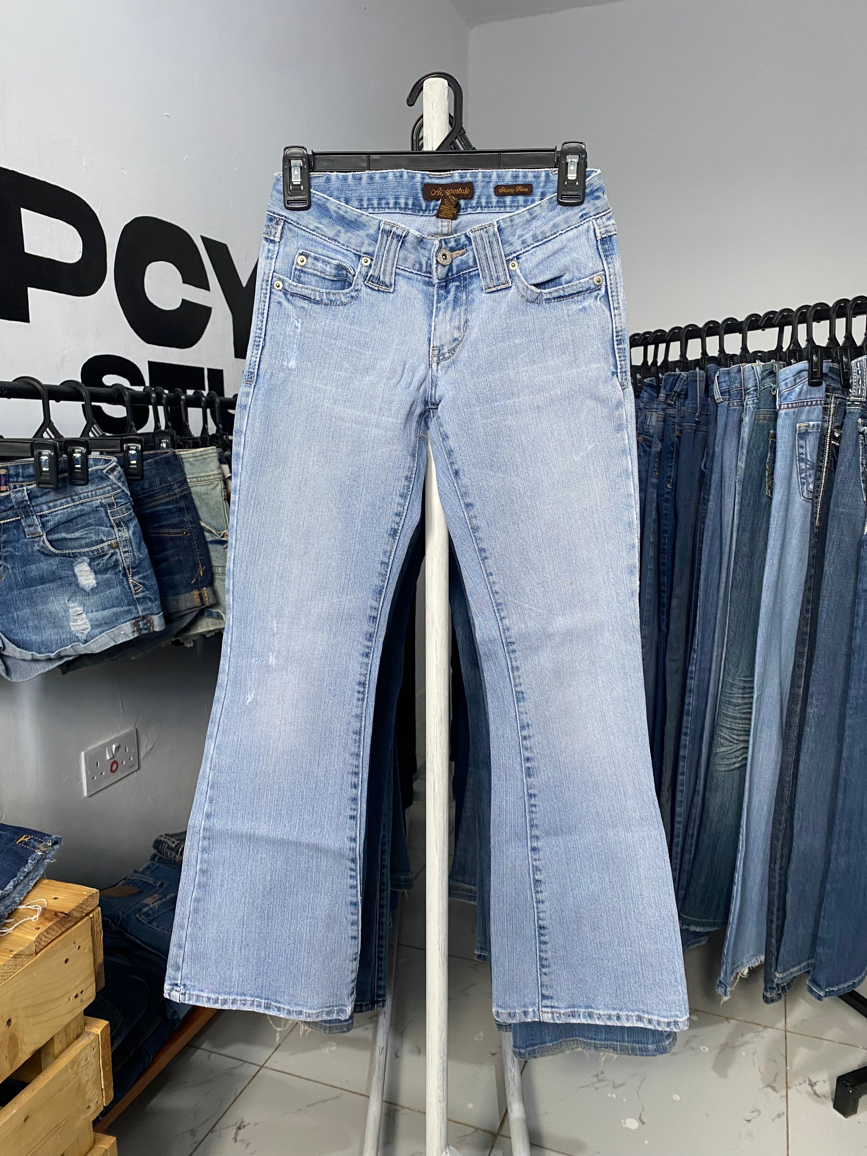 Aeropostale W24 H30 L35