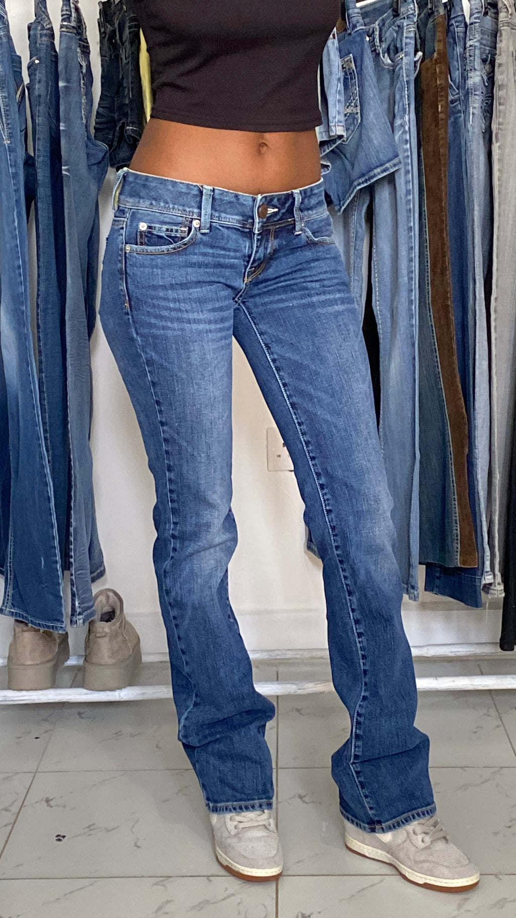 American Eagle W27 H 34 L 41