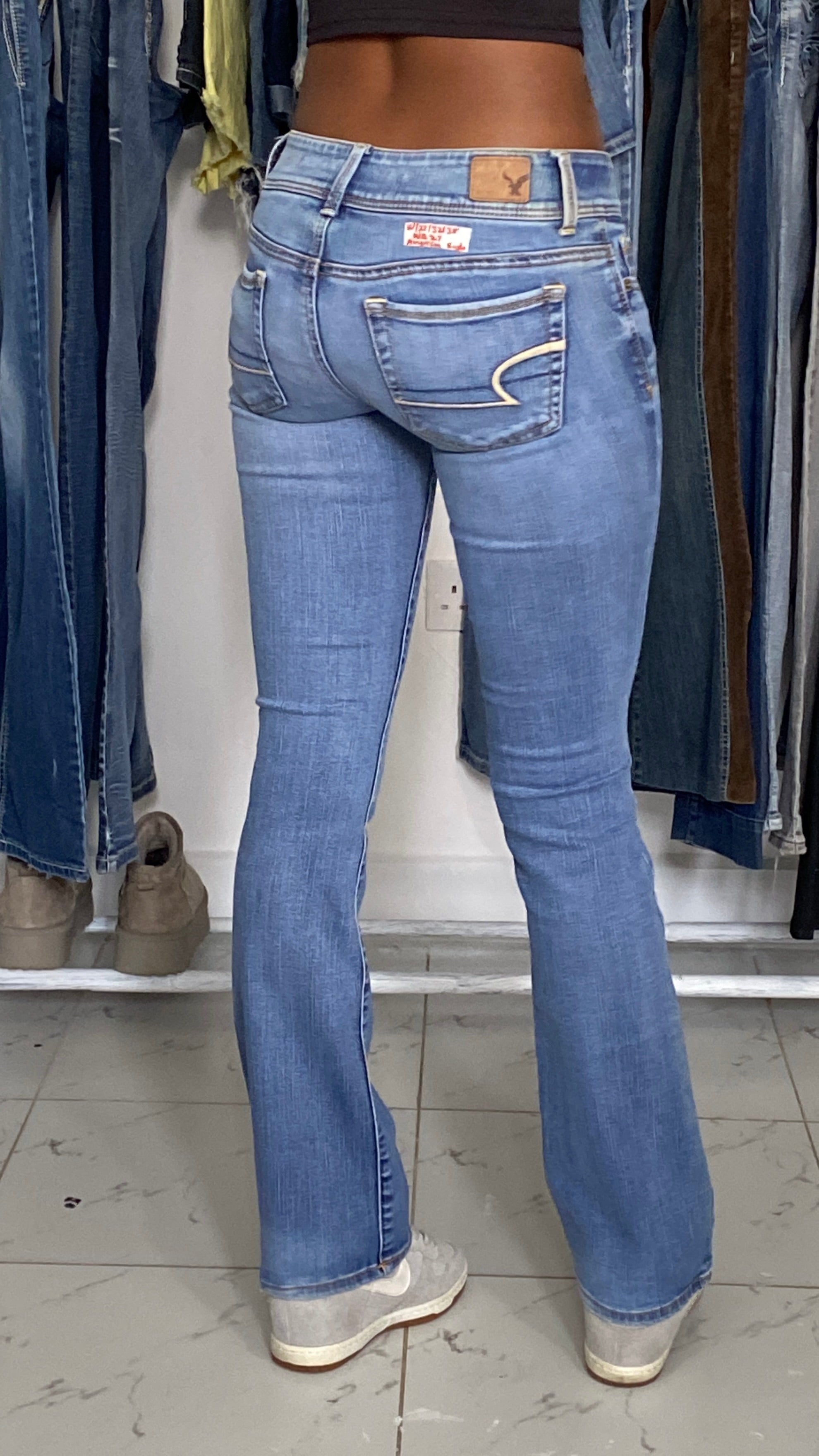 American Eagle W27 H 32 L 38