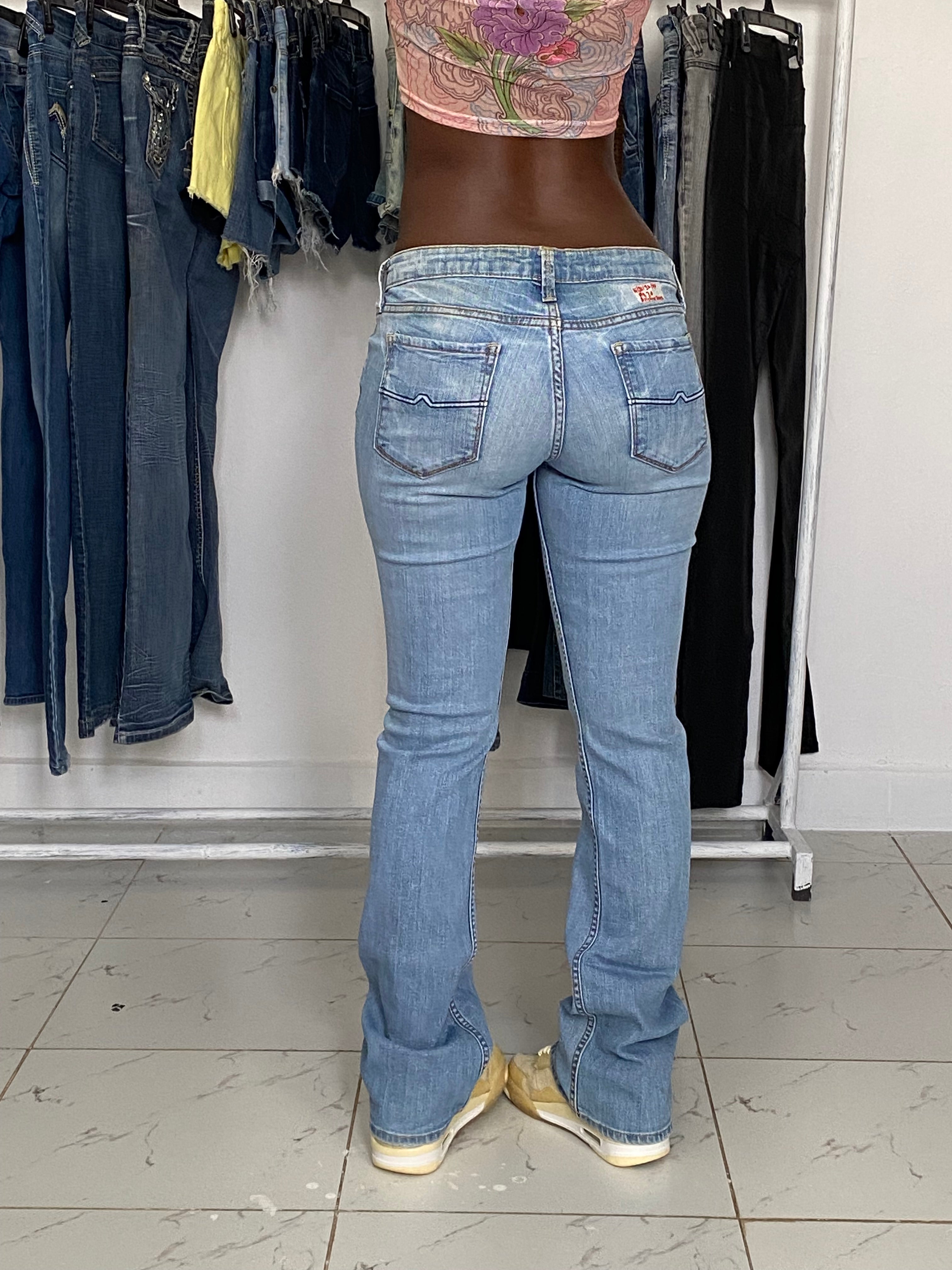 Arizona W30 H 36 L 40