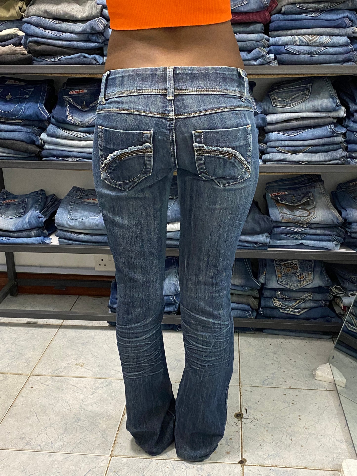 Mossimo W28 H40 L42