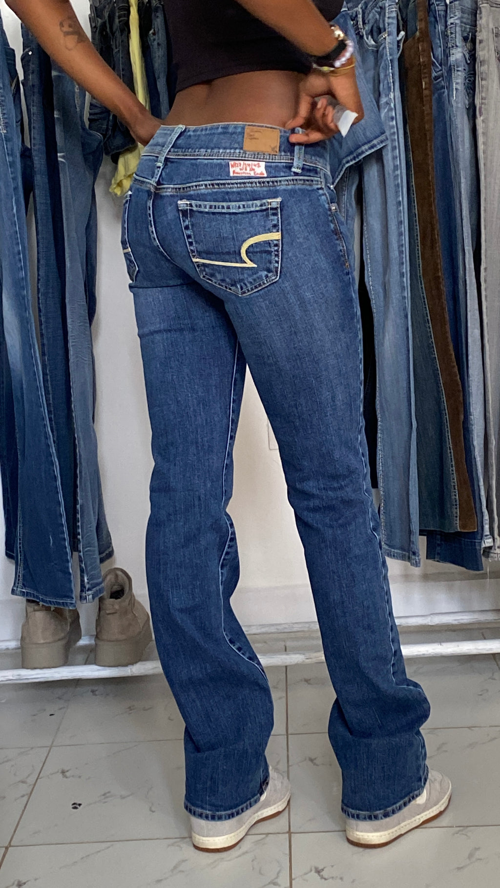 American Eagle W27 H 34 L 41