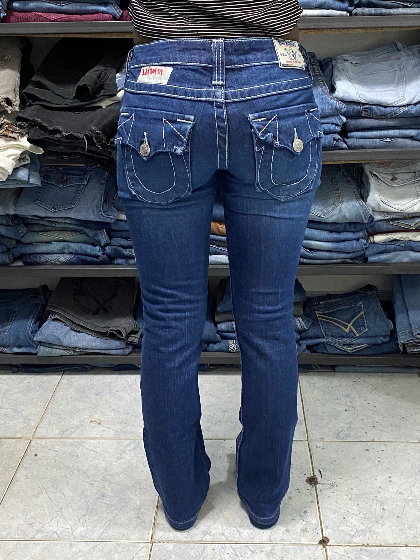 TRUE RELIGION W26 H34 L39