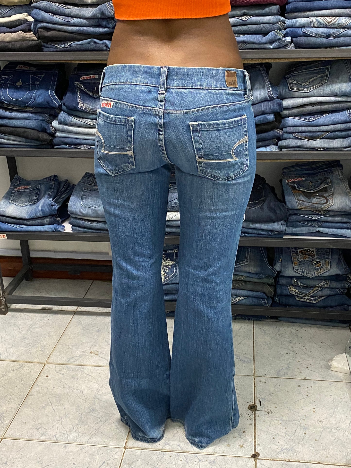 American Eagle W28 H38 L39