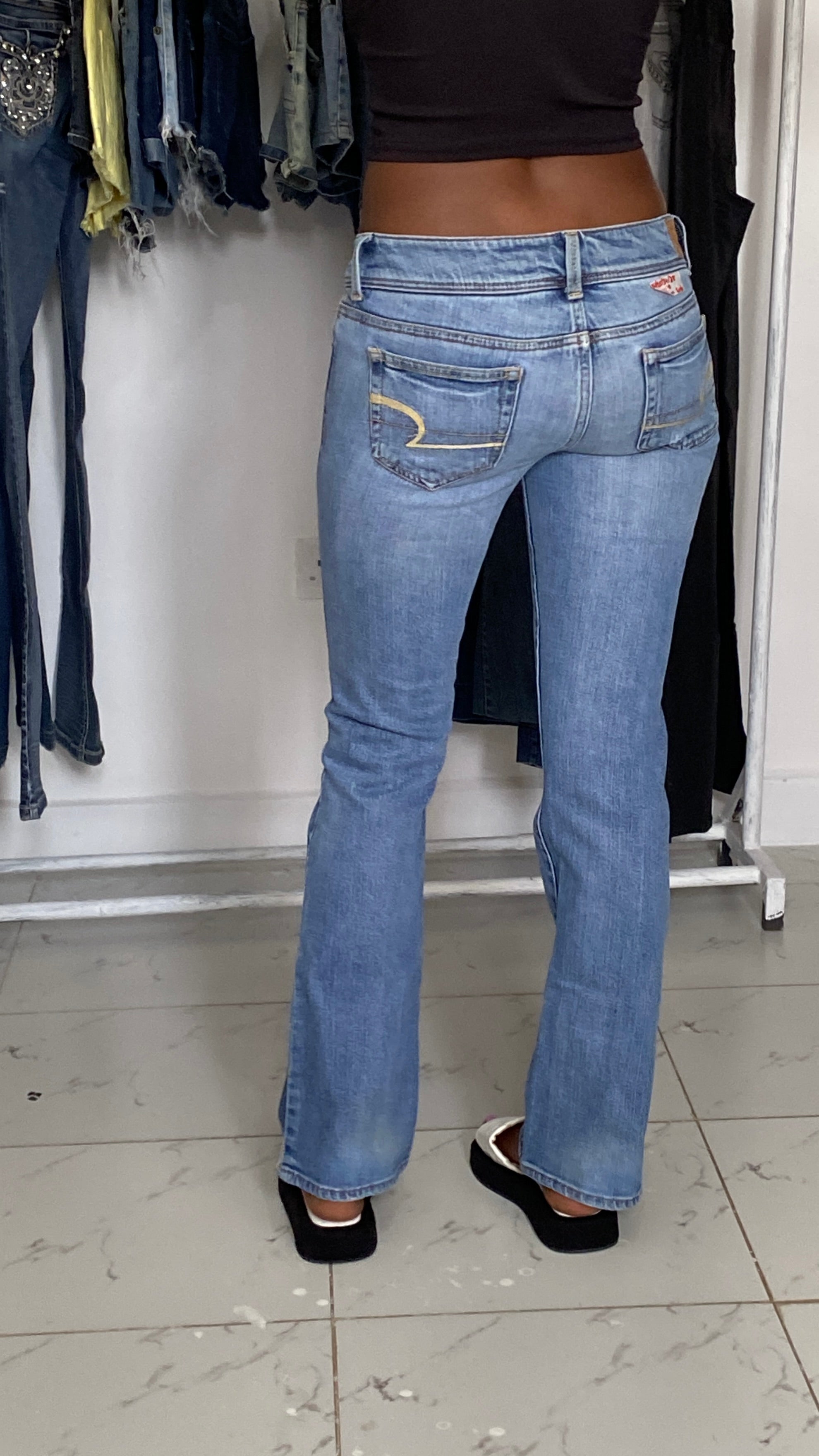 American Eagle W28 H34 L38