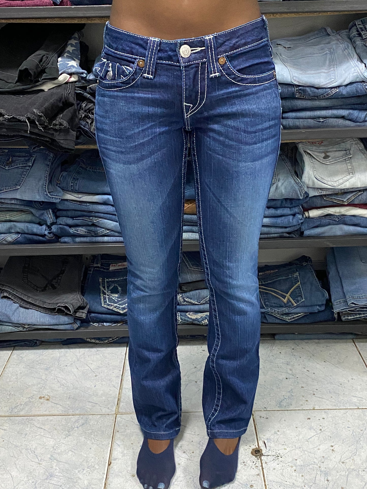 TRUE RELIGION W26 H34 L39