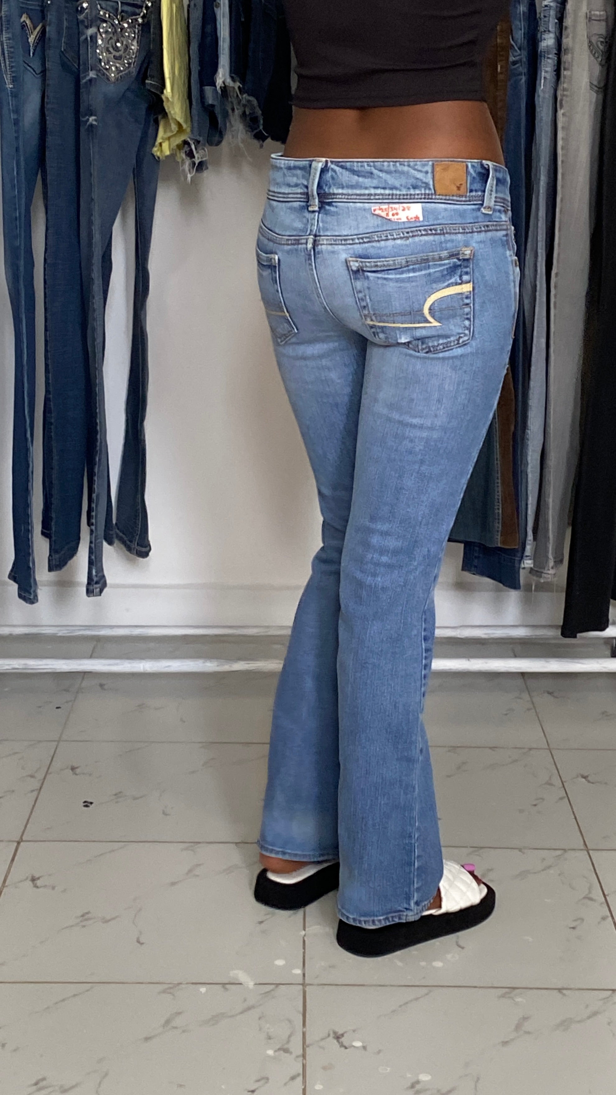 American Eagle W28 H34 L38