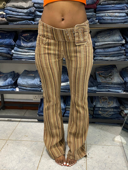 PrettyLittleThing W28 H38 L40