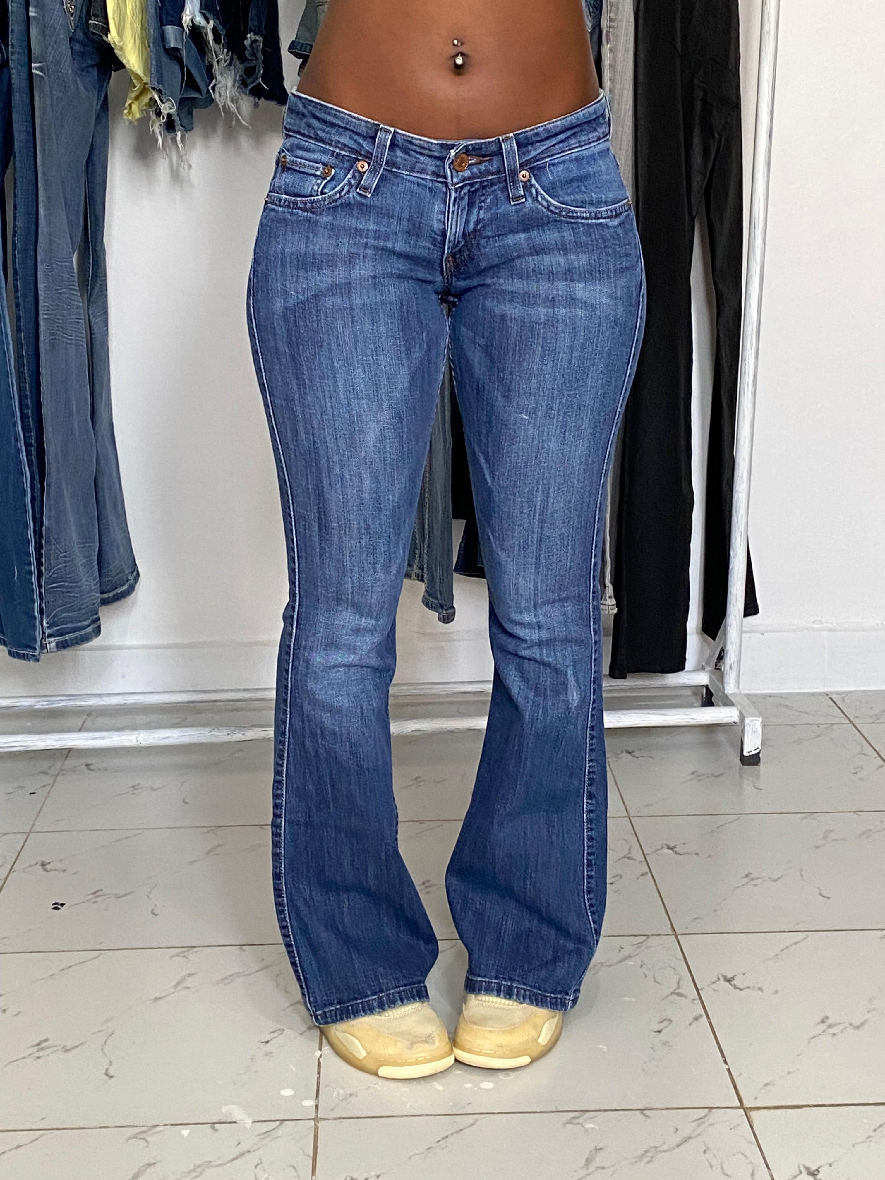 Levi Strauss W 28 H 36 L 39