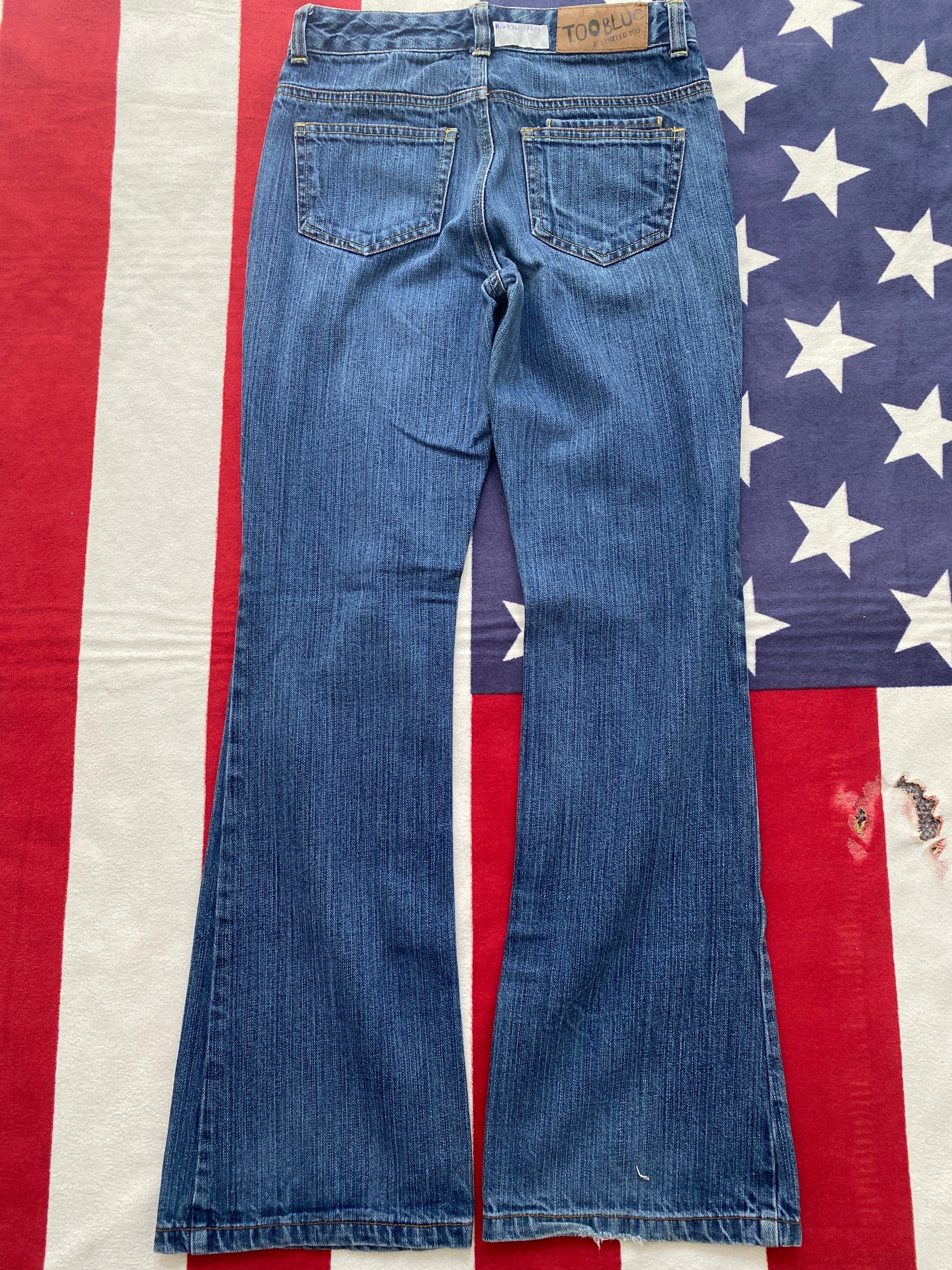 Too Blue W24 H32 L37