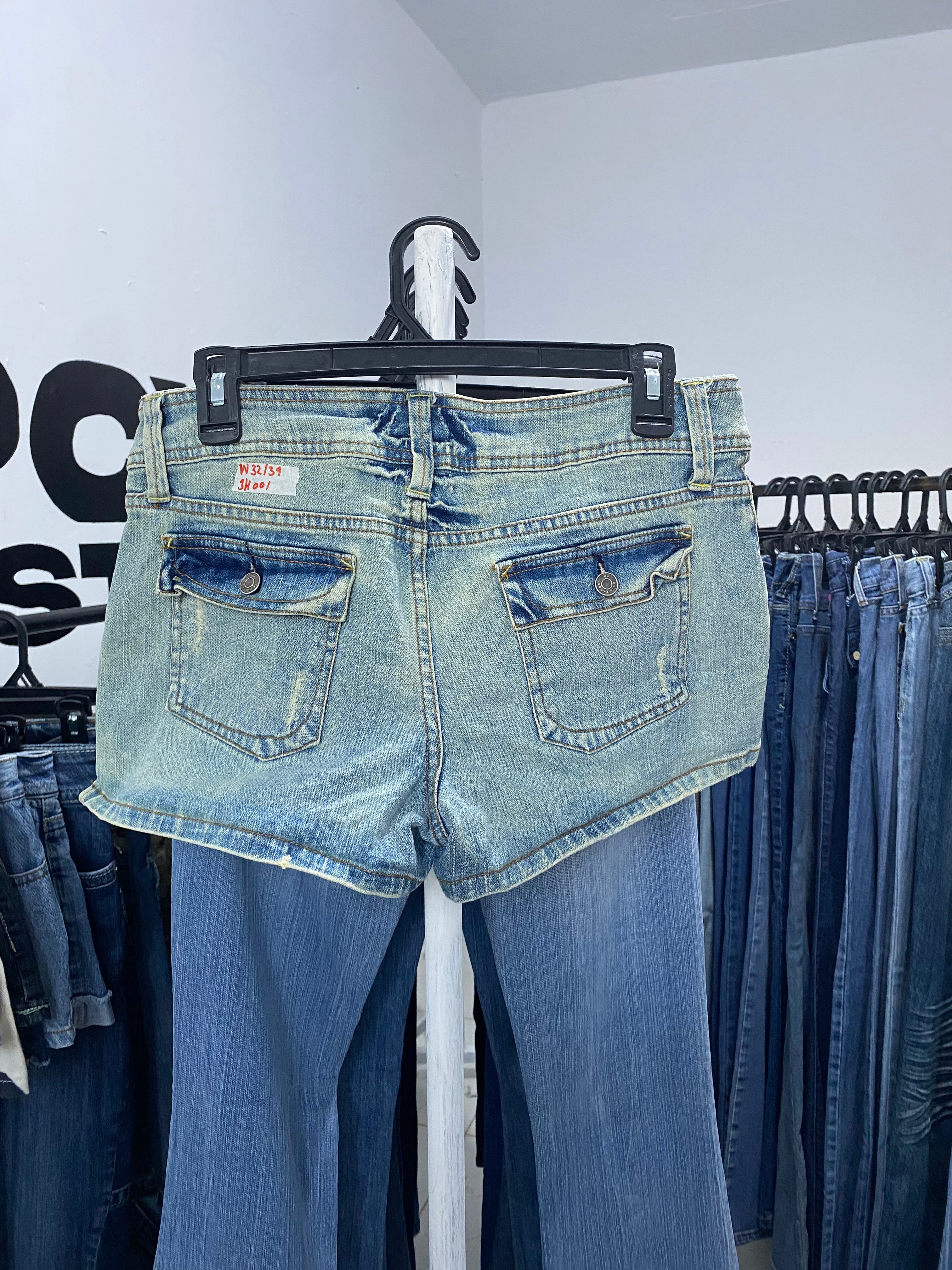 NO BOUNDARY SHORT W32 H39