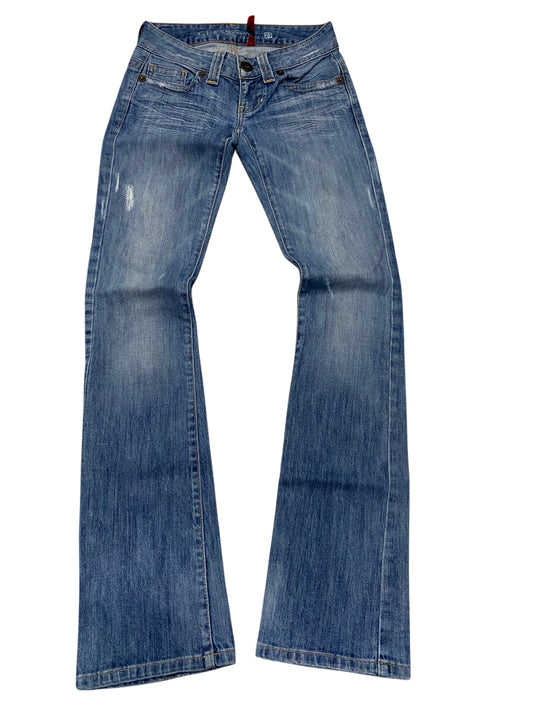 Guess W26 H34 L40