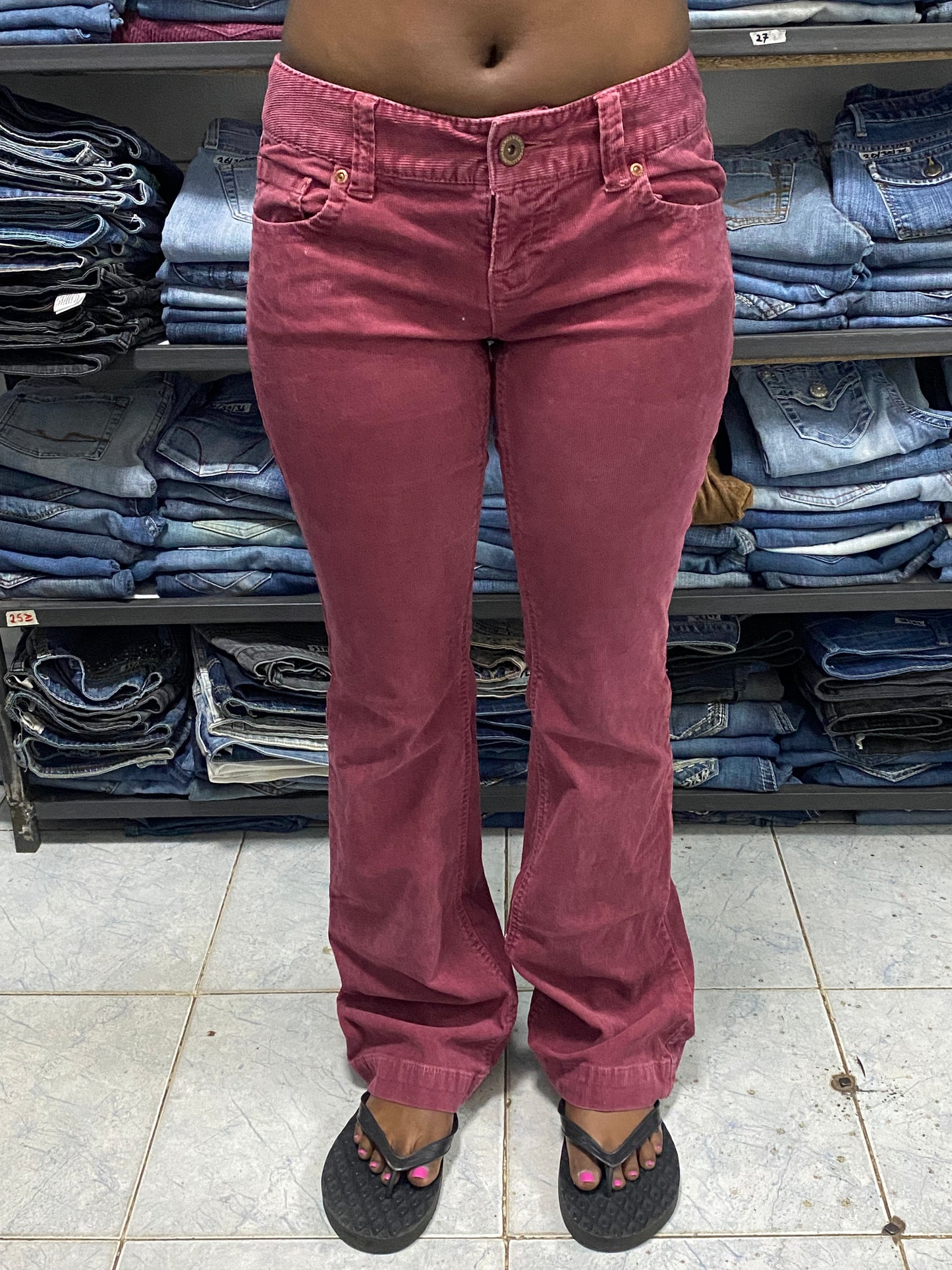 American Eagle W28 H38 L40