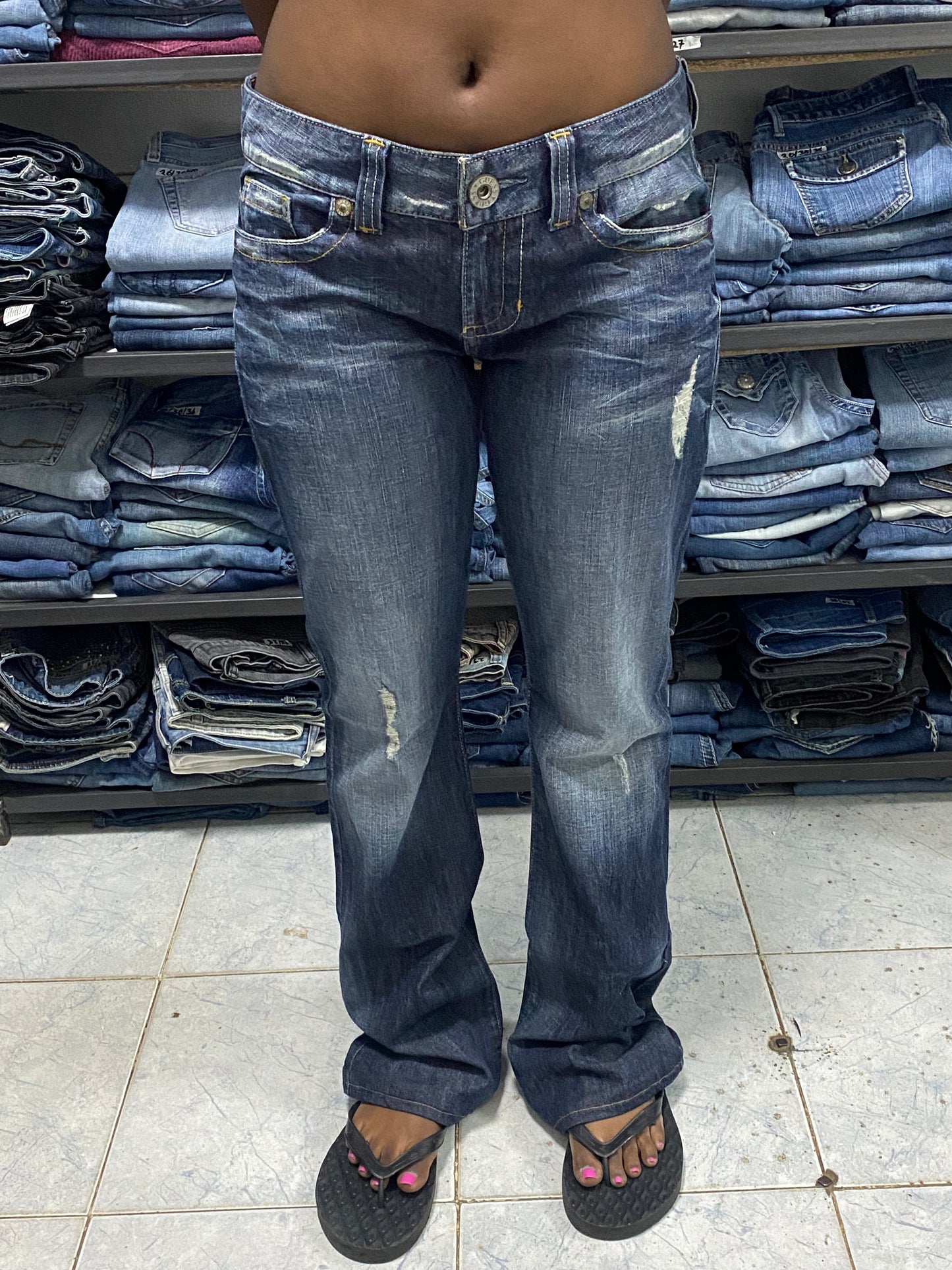 Guess  W30 H40 L42